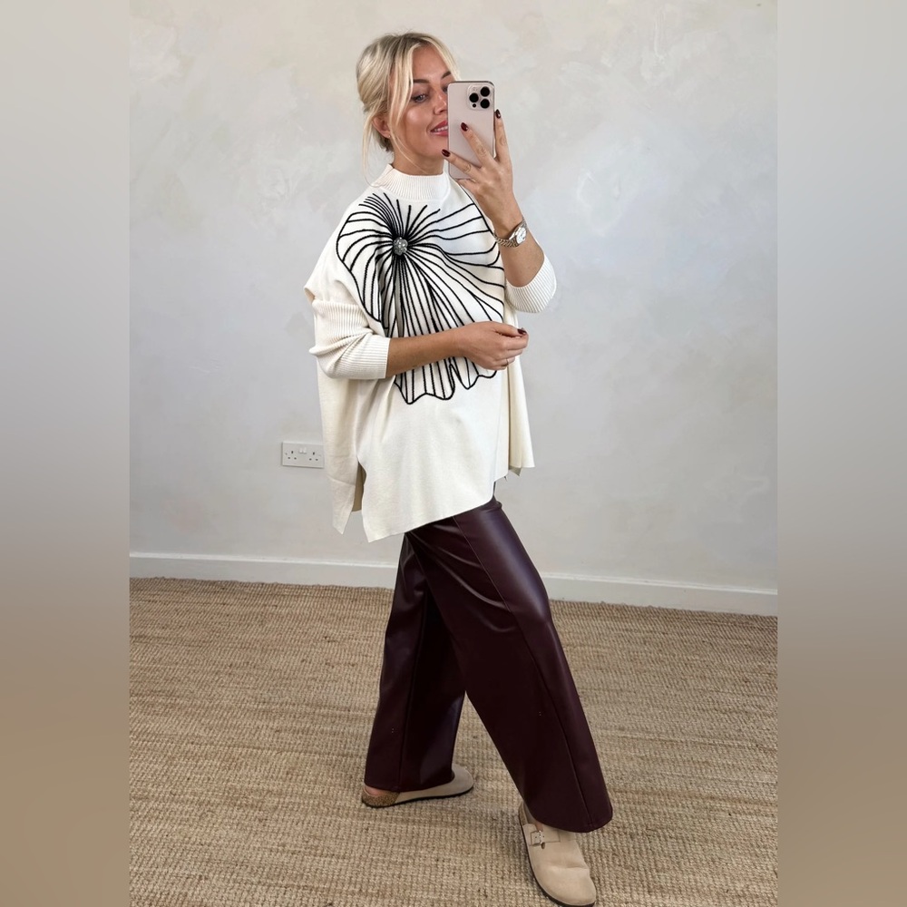 FLORA EMBROIDERED KNIT in CREAM - BNWT - up to size 18